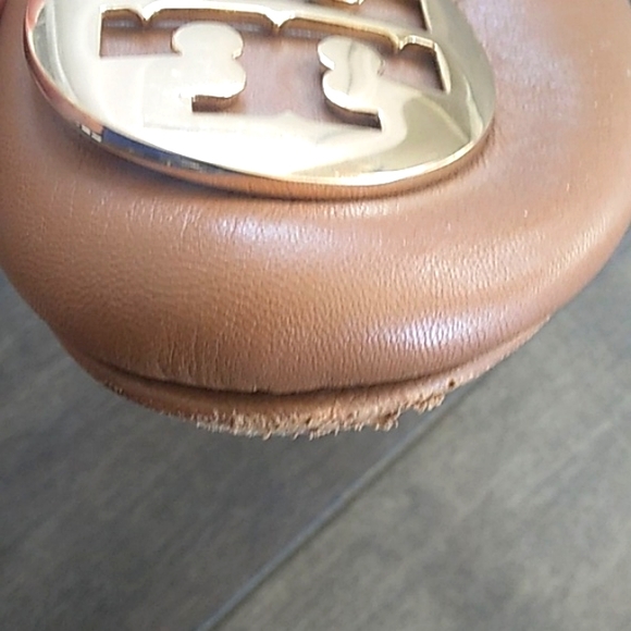 TORY BURCH TAN LEATHER GOLD LOGO BALLET FLATS WOMANS 10 - Picture 9 of 9